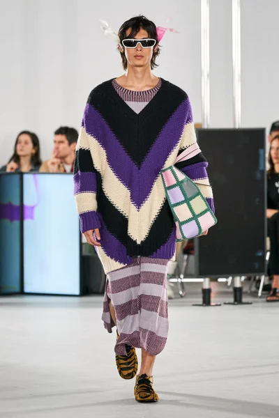 Look 30